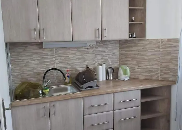 Ancsi-lak 陶波尔曹